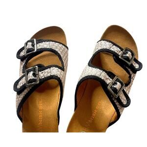 Bernie Mev Capri Sandals Women 11/42 Metallic Rose Gold Woven 2‑Buckle NWOB